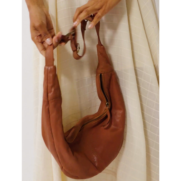 NEW FREE PEOPLE BRONZER BROWN IDLE HANDS LEATHER SLING CROSSBODY BAG PURSE - Picture 8 of 12